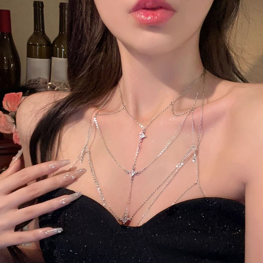 Glitter Rhinestone Bust Chain  - Body Jewelry Unique recensione e prezzo
