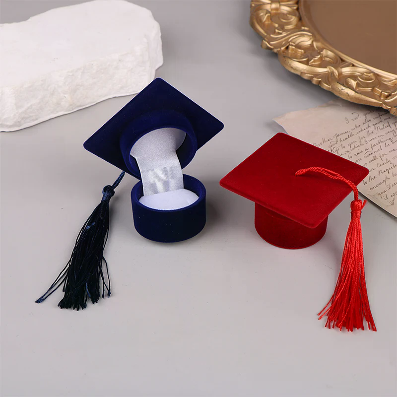Creative Doctoral Hat Shape Ri - Body Jewelry Display recensione e prezzo