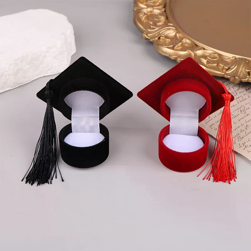 Creative Doctoral Hat Shape Ri - Body Jewelry Display recensione e prezzo