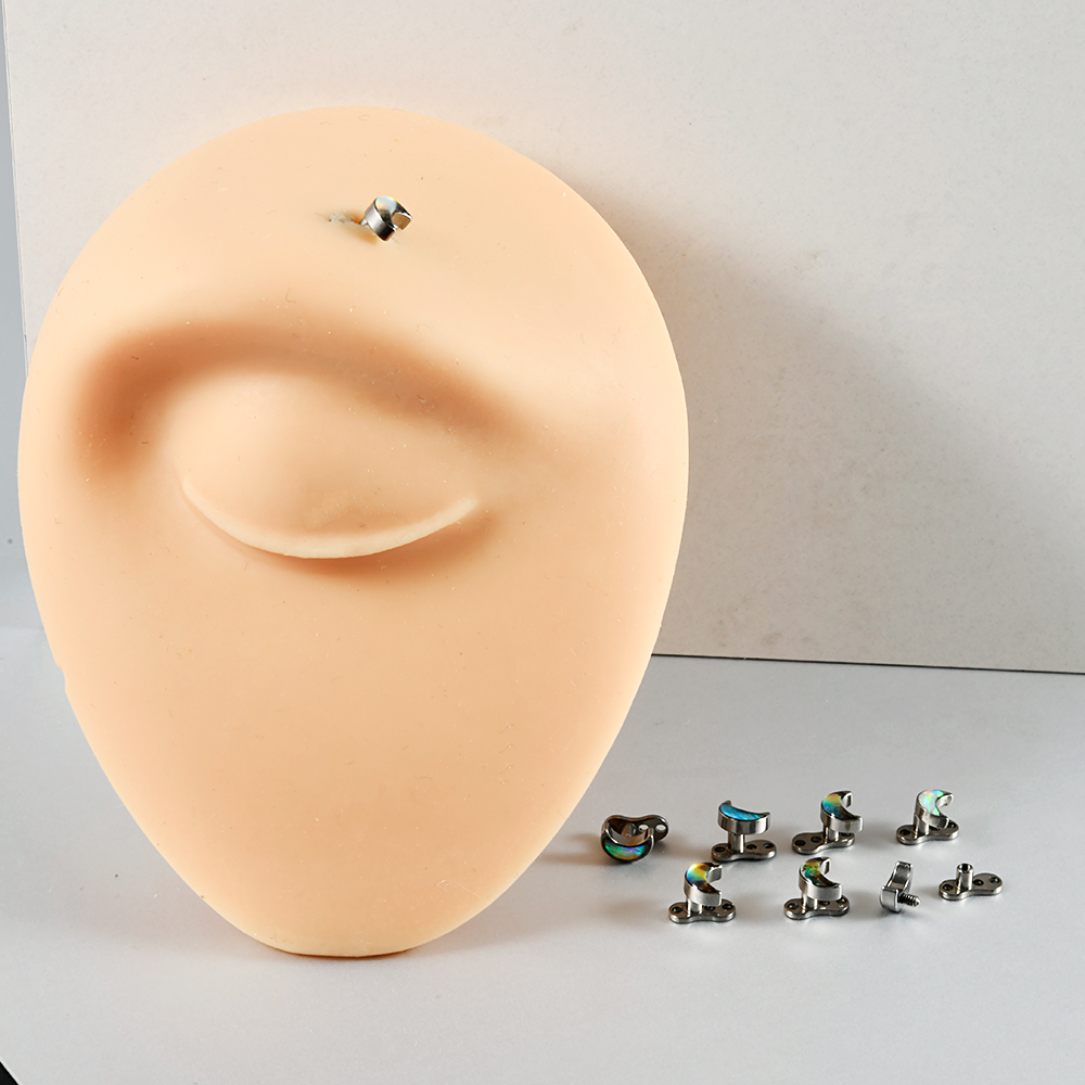 1PC Titanium Flash Film&Opal M - Body Jewelry Dermal recensione e prezzo