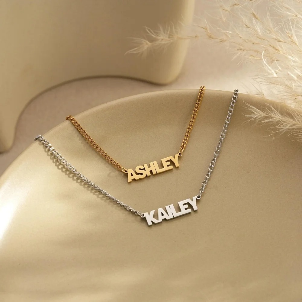 Customized Name Necklace with  - Body Jewelry Unique recensione e prezzo