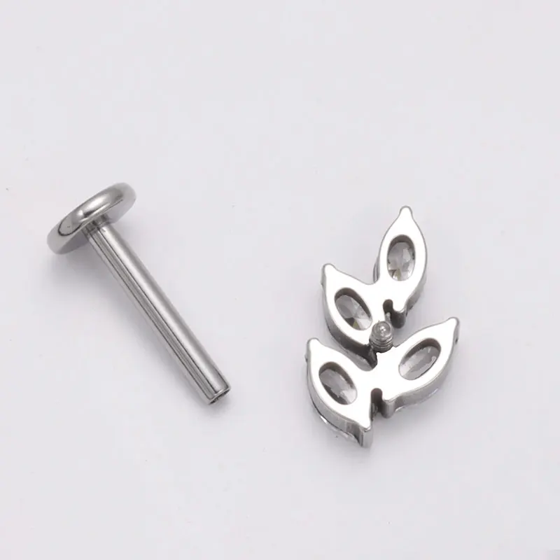 G23 Titanium Gem CZ Ear Conch  - Zoor Body Jewelry recensione e prezzo