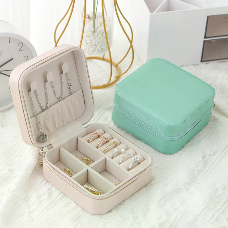 Simple And Portable Travel Jew - Body Jewelry Display recensione e prezzo