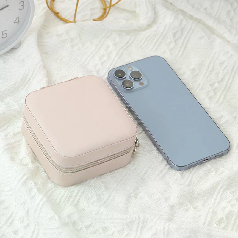 Simple And Portable Travel Jew - Body Jewelry Display recensione e prezzo