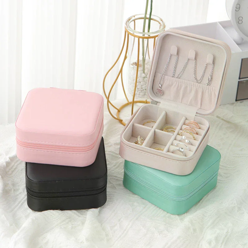 Simple And Portable Travel Jew - Body Jewelry Display recensione e prezzo