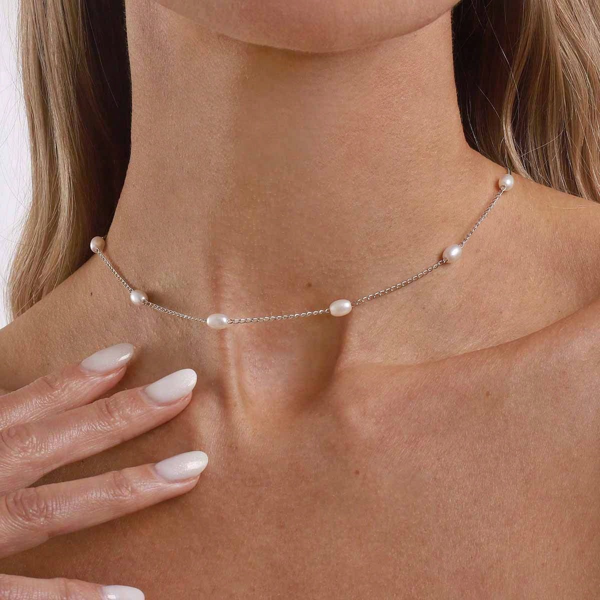 Women Pearl Backdrop Necklace  - Body Jewelry Back recensione e prezzo